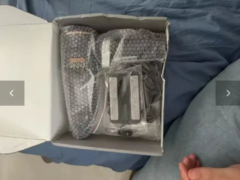 Customer photo of the kit as delivered, wrapped in bubble wrap inside its box